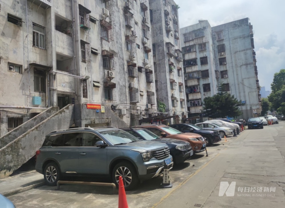 同意率已超90%，深圳首例自拆自建小区仍停滞，街道办回应“具体执行方案未出”